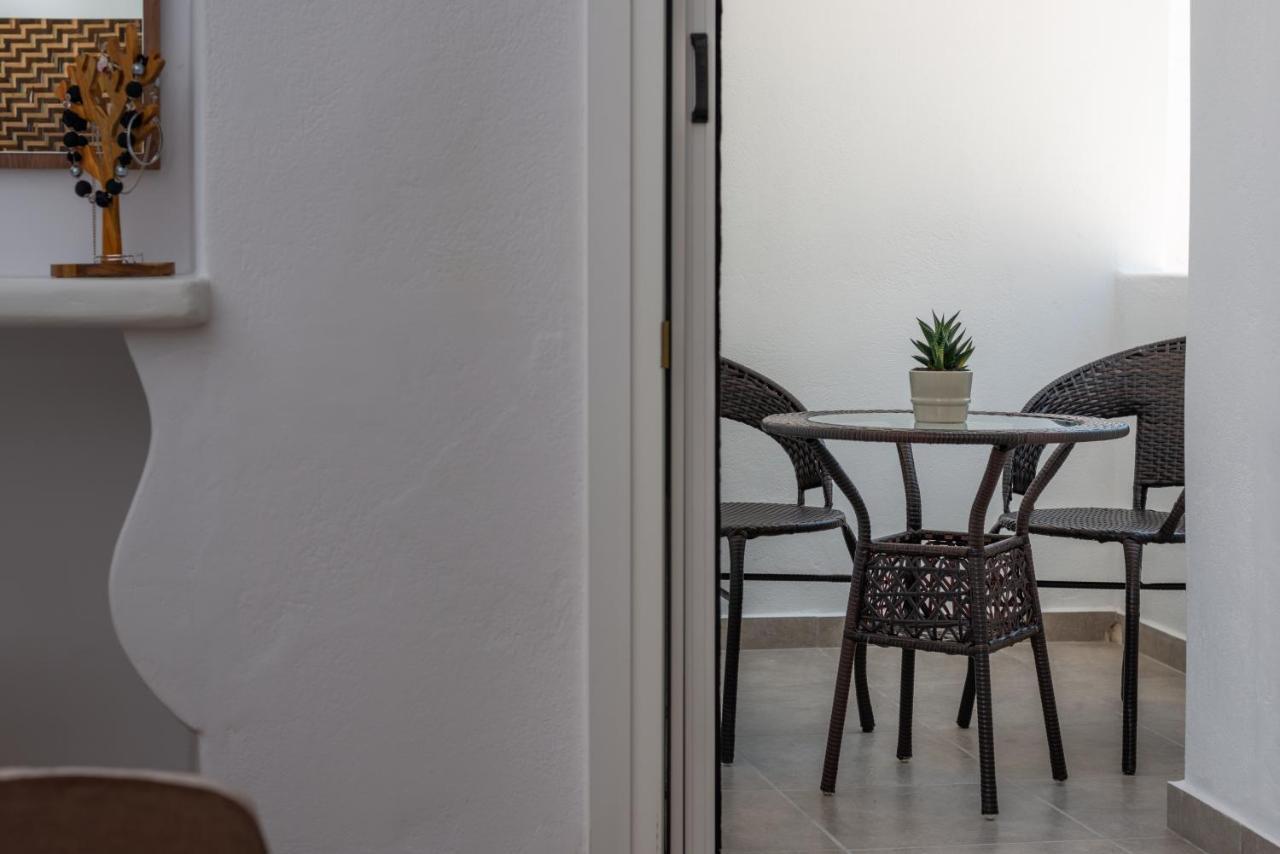Holiday Home Triovasalos Milos エクステリア 写真